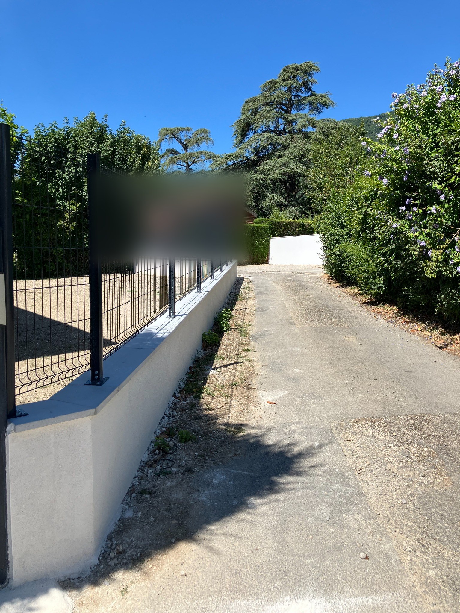 Muret et clôture terminés